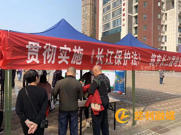 33fa9c5b-bc66-4d65-a3da-44ba691ddd98.jpg