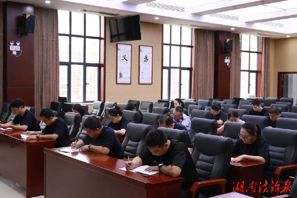 技能比武强精兵 临澧法院开展司法警察警务技能竞赛